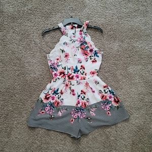 SALE!! 2/$25 Trixxi women jumpsuit romper size Small